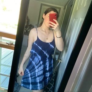 Blue tie-dye flowy dress 💙